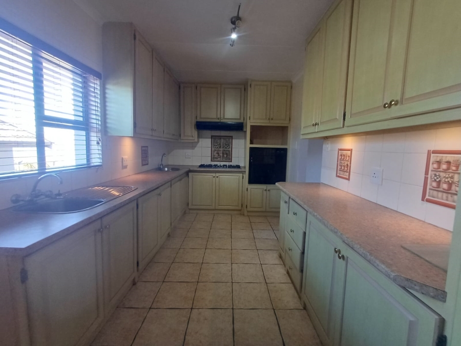 To Let 3 Bedroom Property for Rent in Dana Bay Western Cape